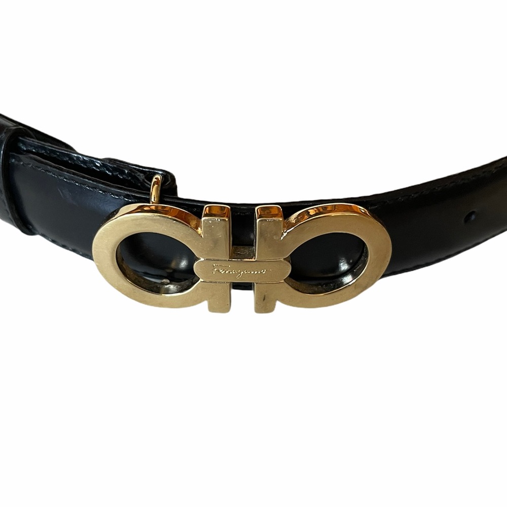 PRICE FIRM Salvatore Ferragamo Logo Black Leather Belt Small